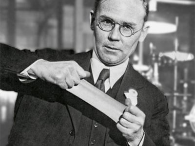 28 Şubat 1935 – Wallace Carothers, naylonu keşfetti.